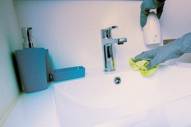 A sink with a faucet
Description automatically generated with low confidence